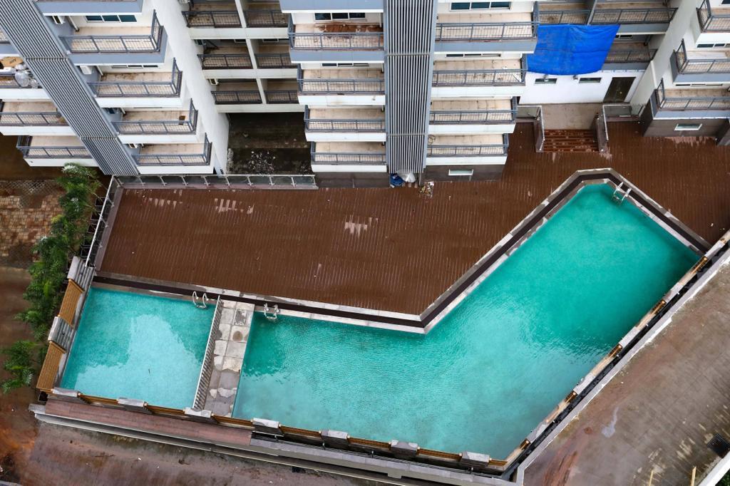 17 - Dheeraj Insignia, Santacruz East