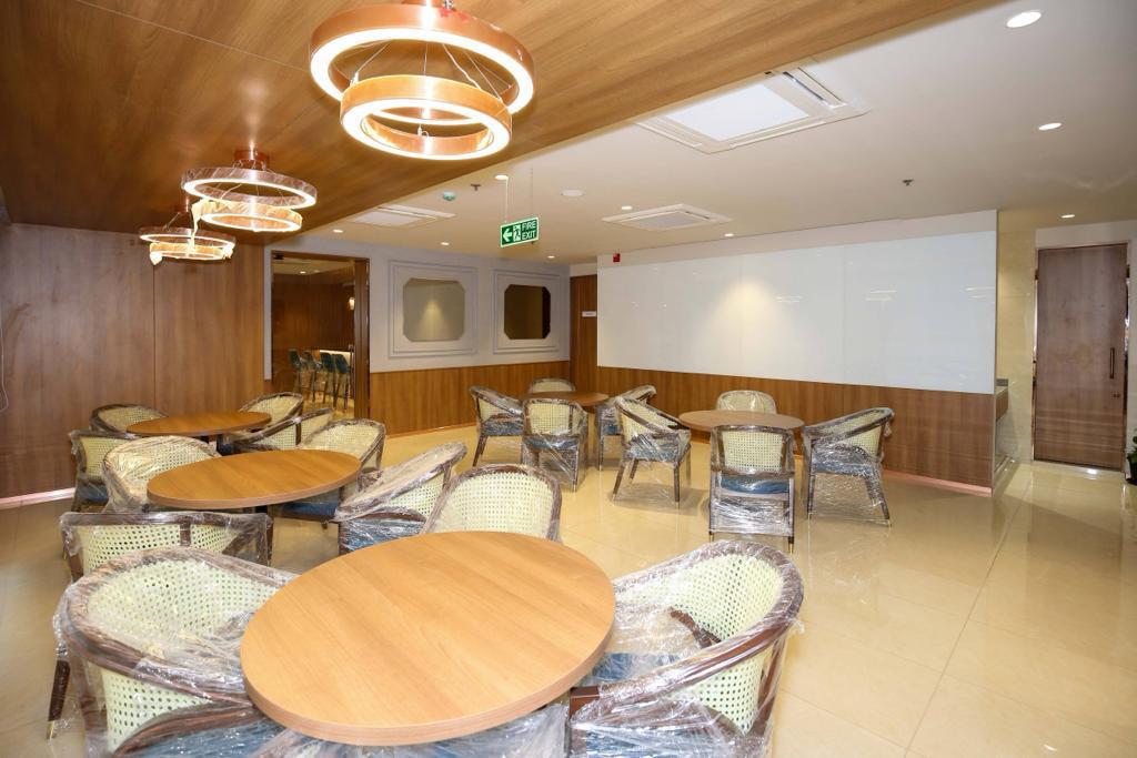 20 - Dheeraj Insignia, Santacruz East