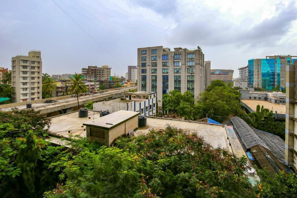 3 - Dheeraj Insignia, Santacruz East