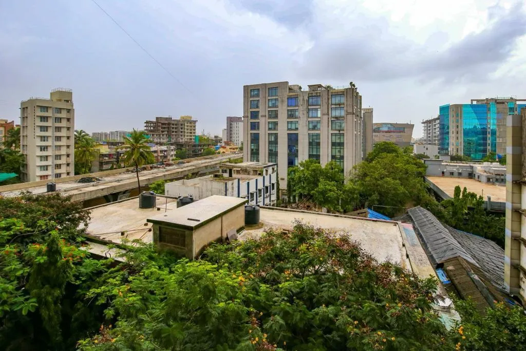 3½ BHK Flats on Rent in Dheeraj Insignia, Santacruz East