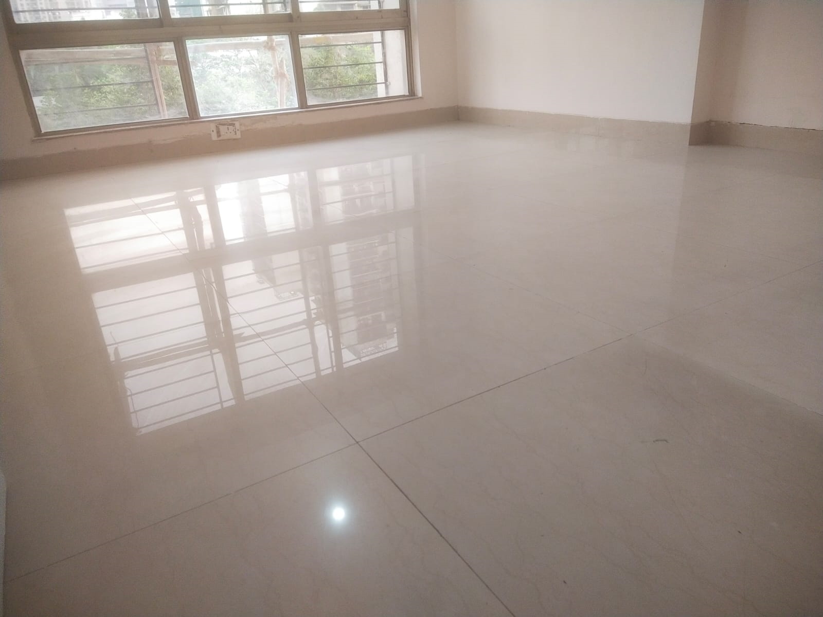2 BHK Semi Furnished in Raheja Solitaire , Goregaon West