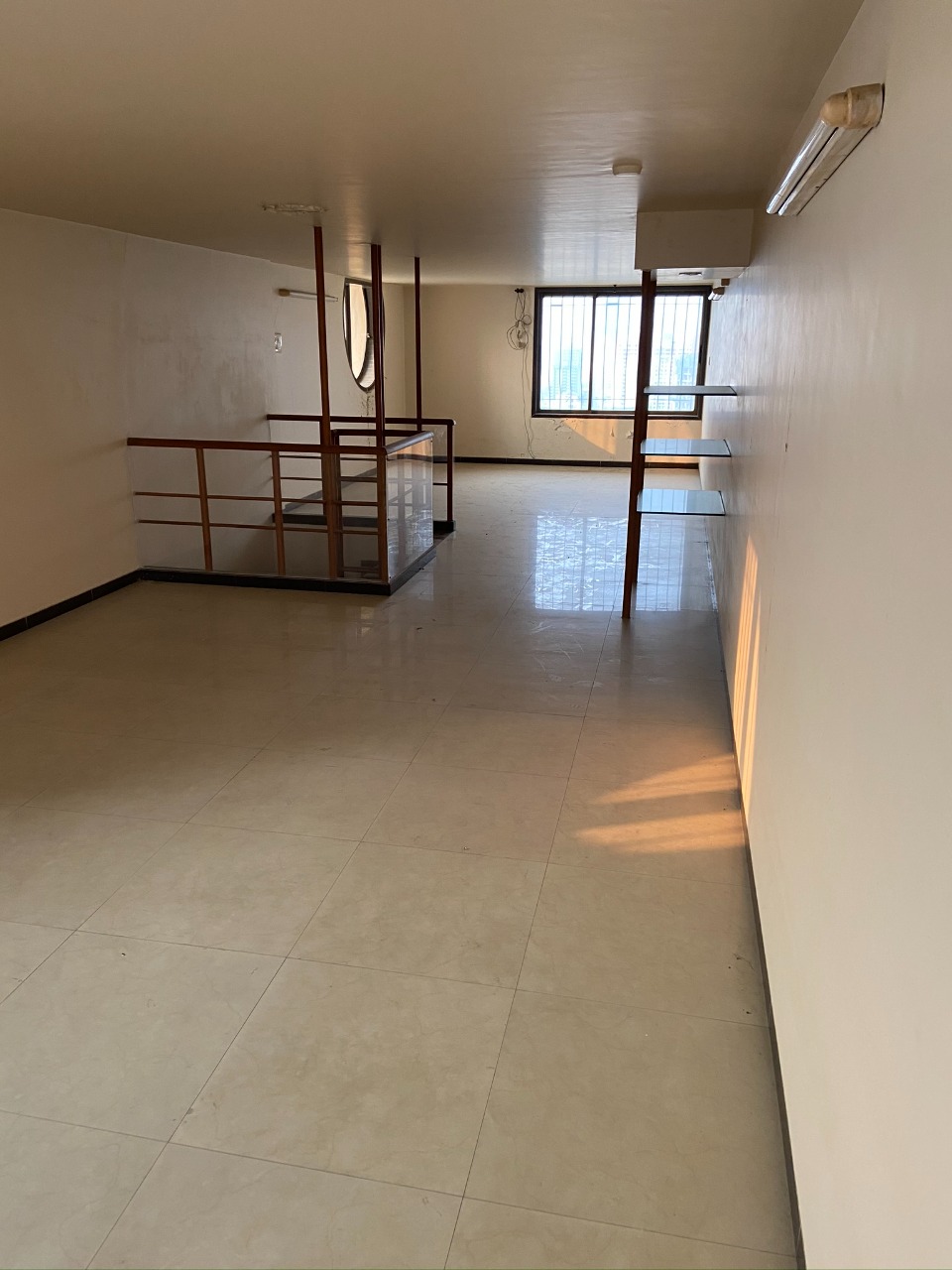 3 BHK Semi-Furnished in Marathon Height , Lower Parel