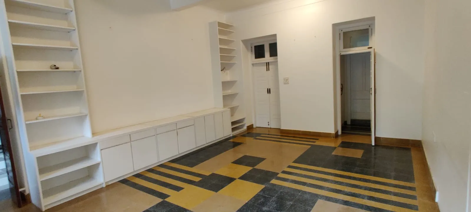 3½ BHK Flats on Rent in Breach Candy House, Breach Candy