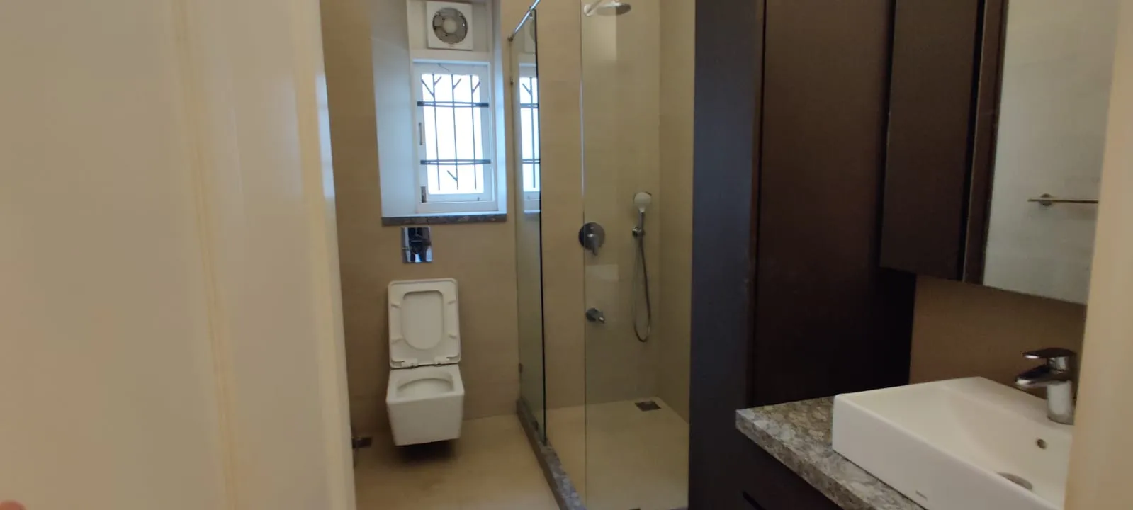 3½ BHK Flats on Rent in Breach Candy House, Breach Candy