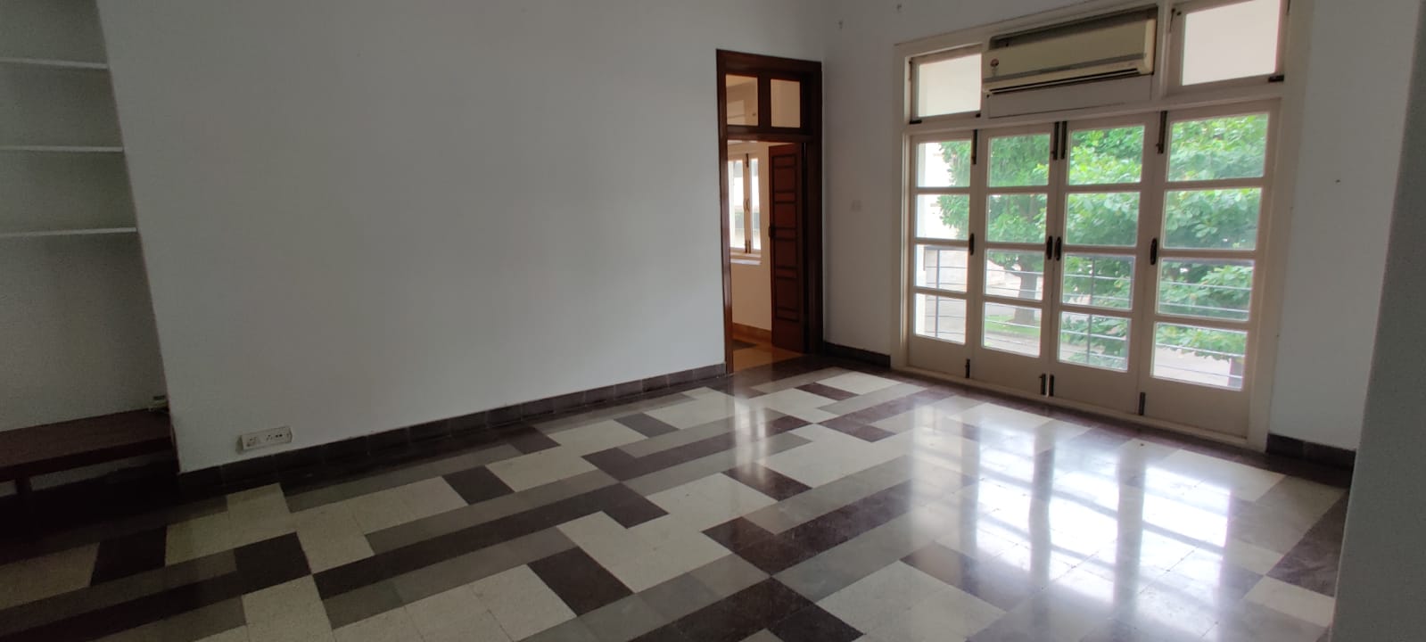3½ BHK Flats on Rent in Breach Candy House, Breach Candy