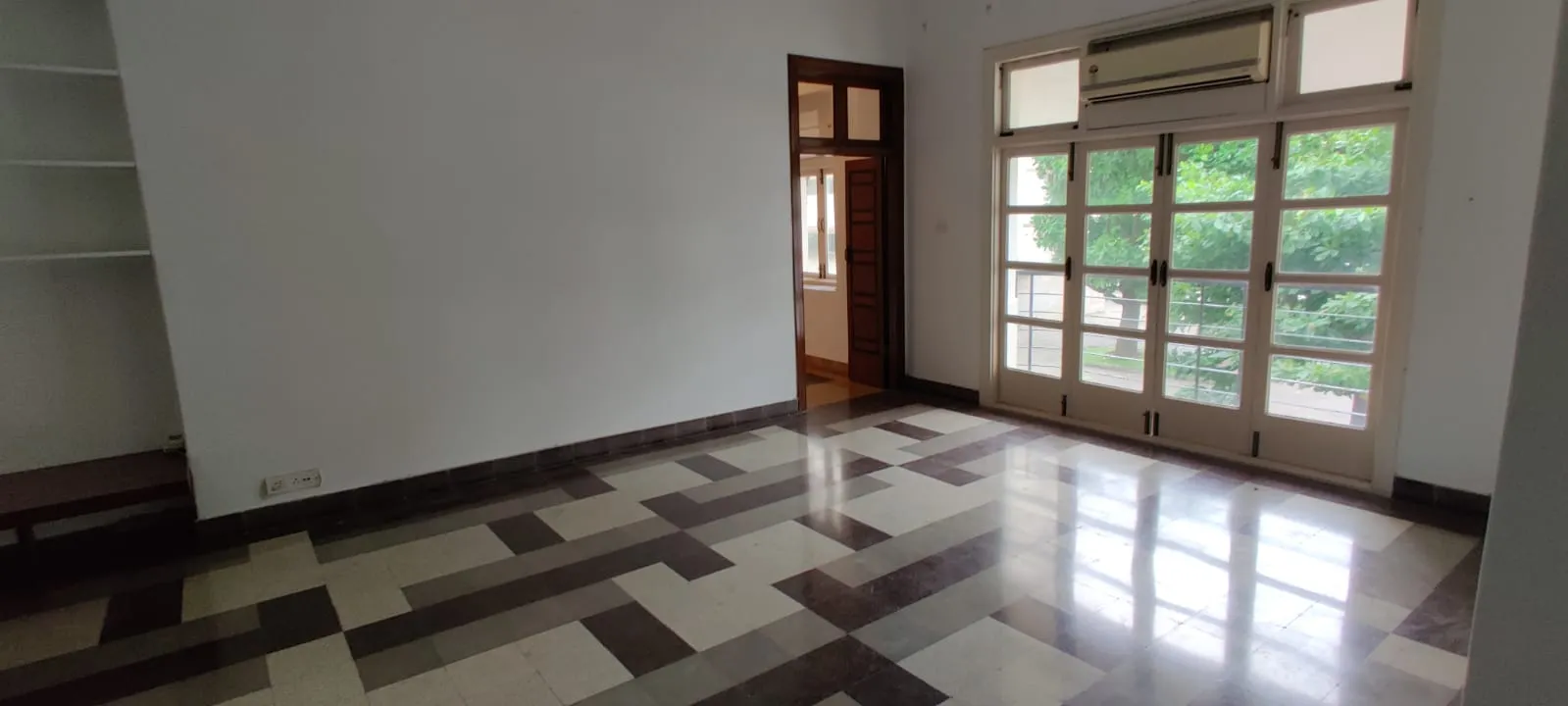 3½ BHK Flats on Rent in Breach Candy House, Breach Candy