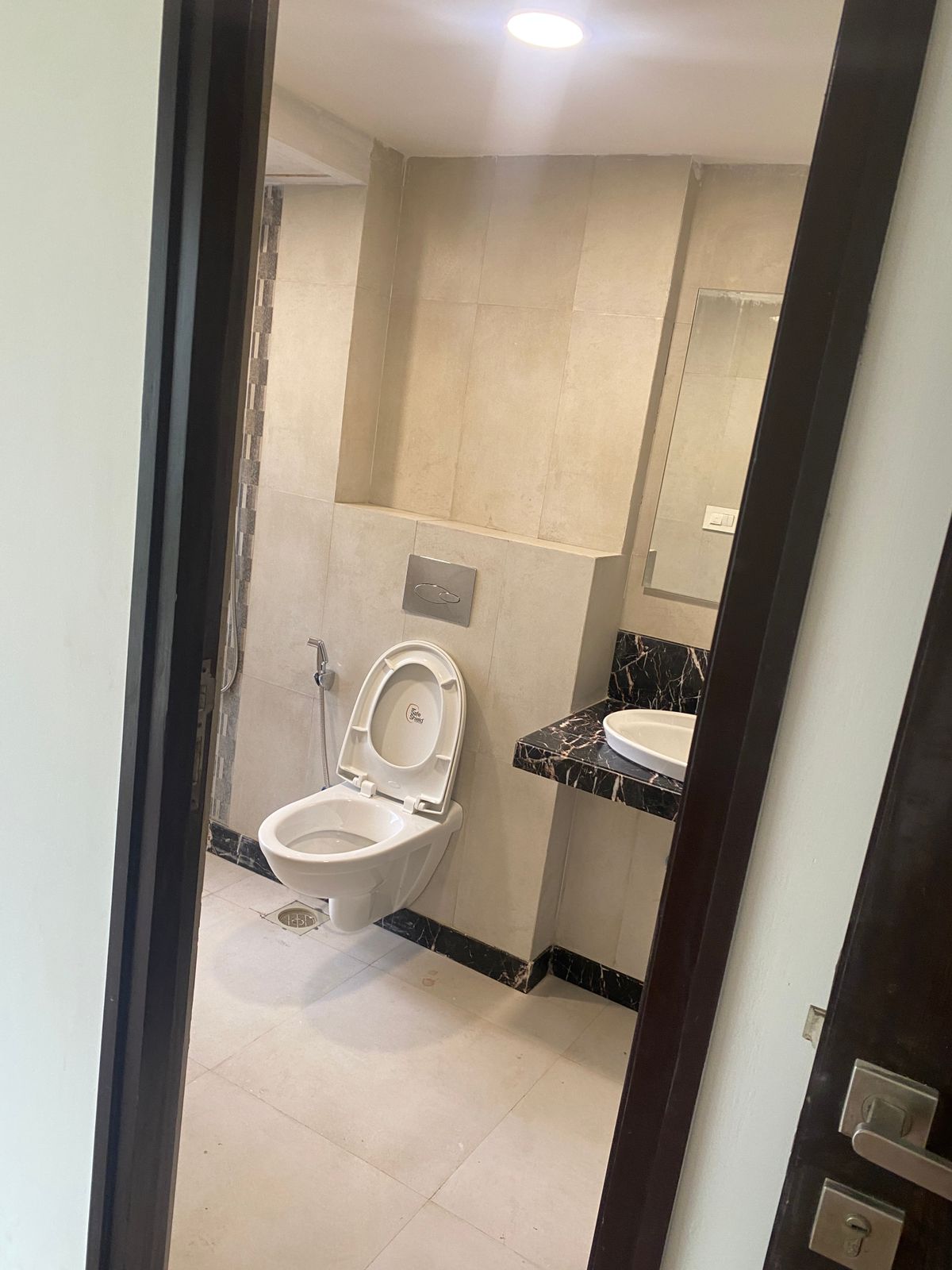 6 - Dheeraj Insignia, Santacruz East