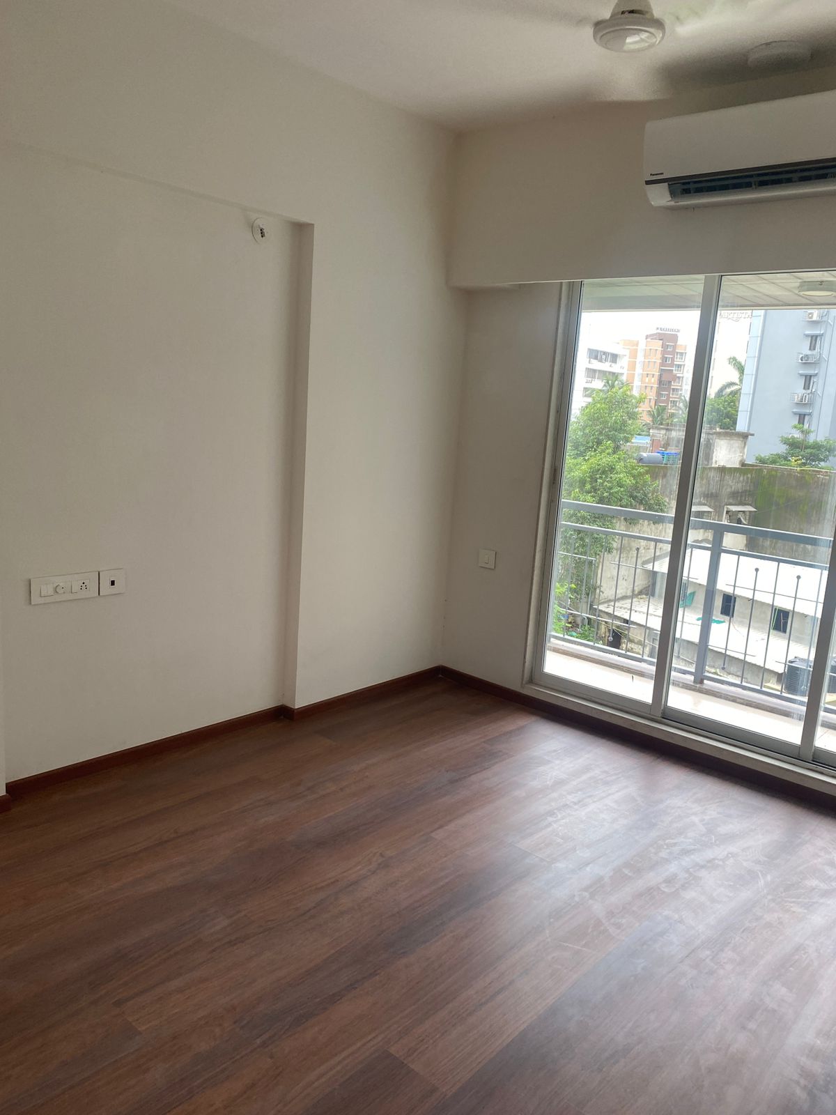 7 - Dheeraj Insignia, Santacruz East