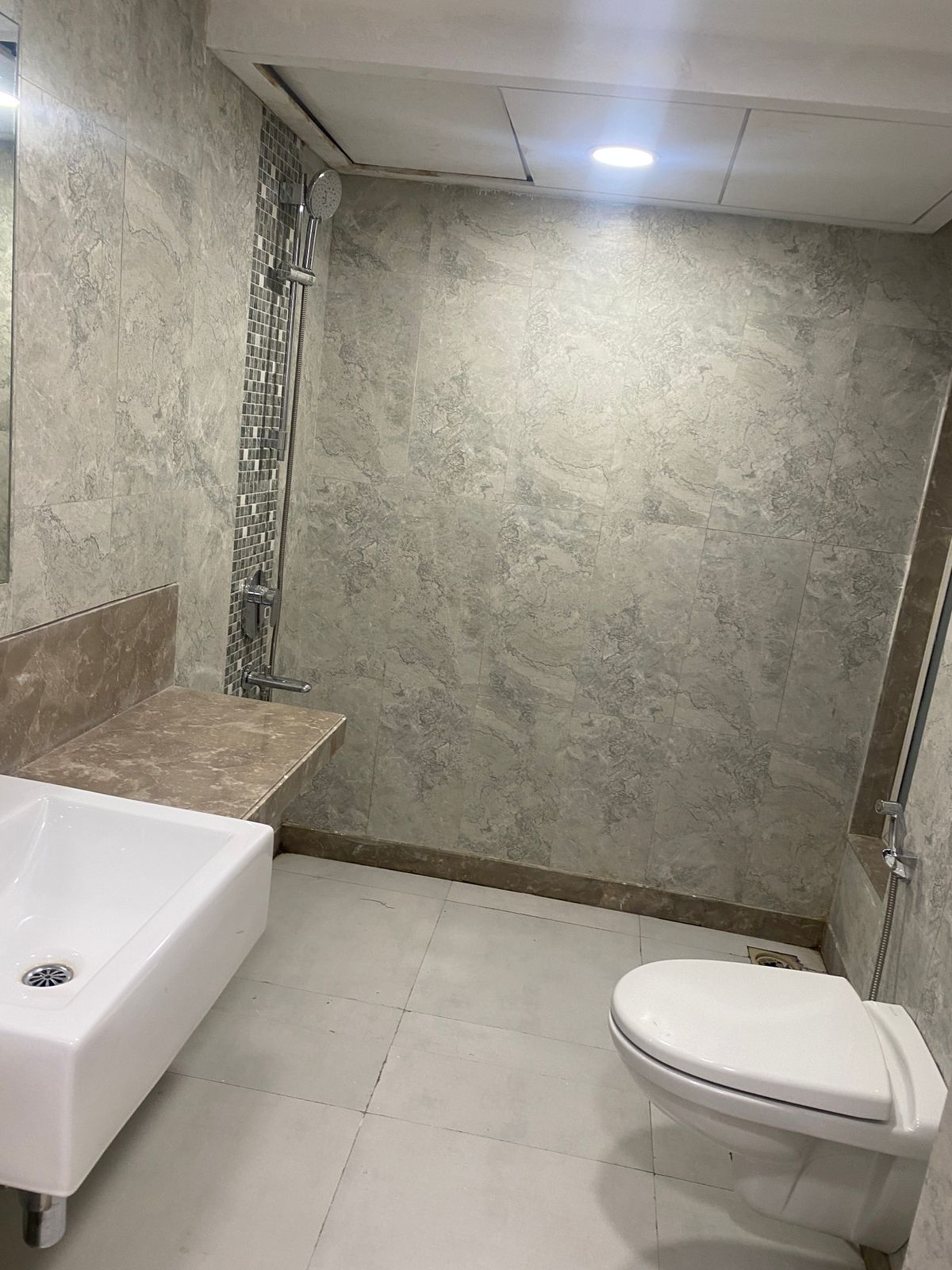 8 - Dheeraj Insignia, Santacruz East