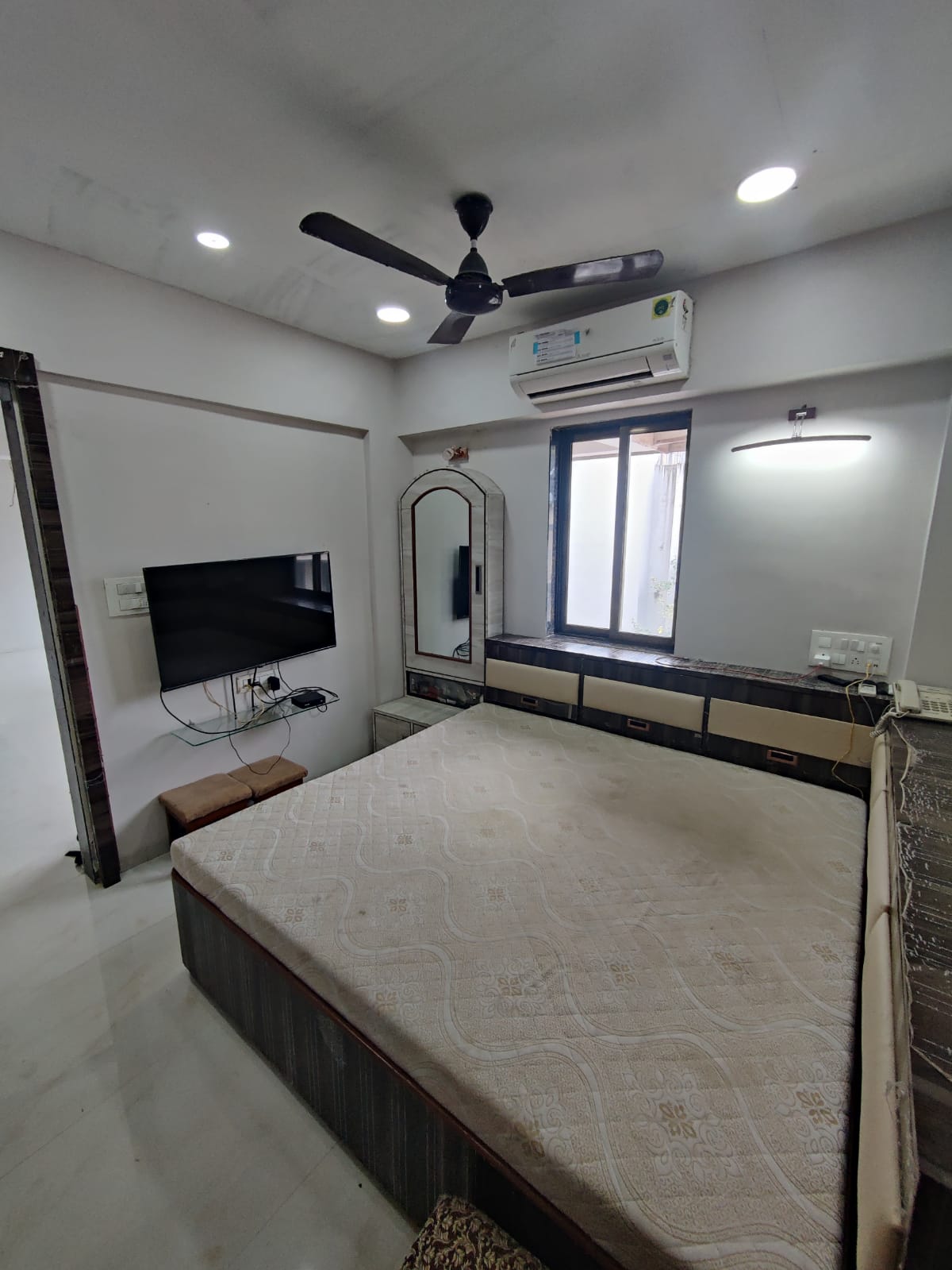 11 - Gold Coin, Tardeo