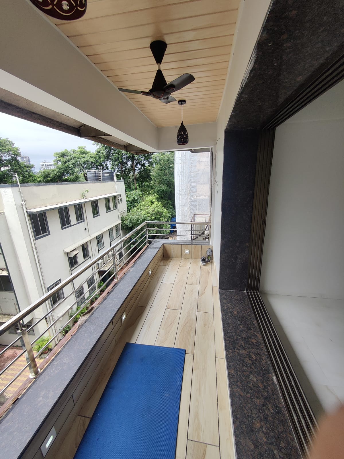 13 - Gold Coin, Tardeo