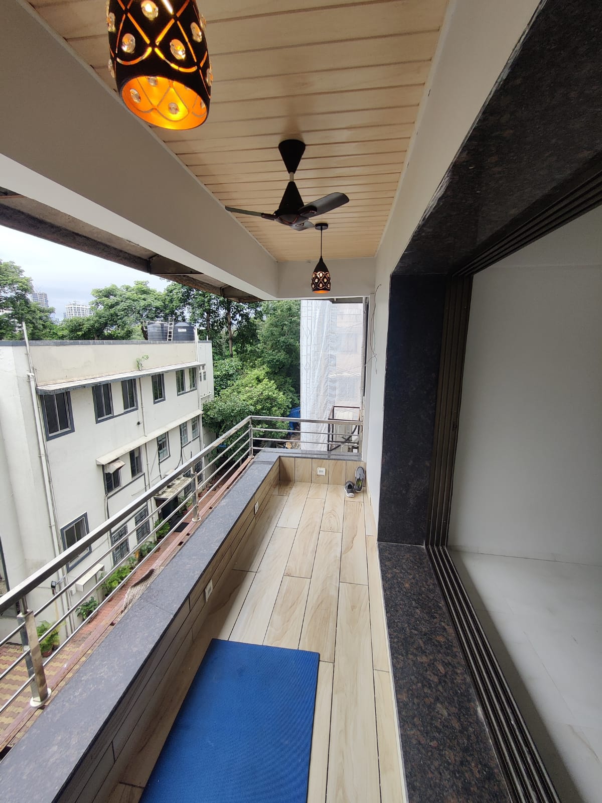 18 - Gold Coin, Tardeo