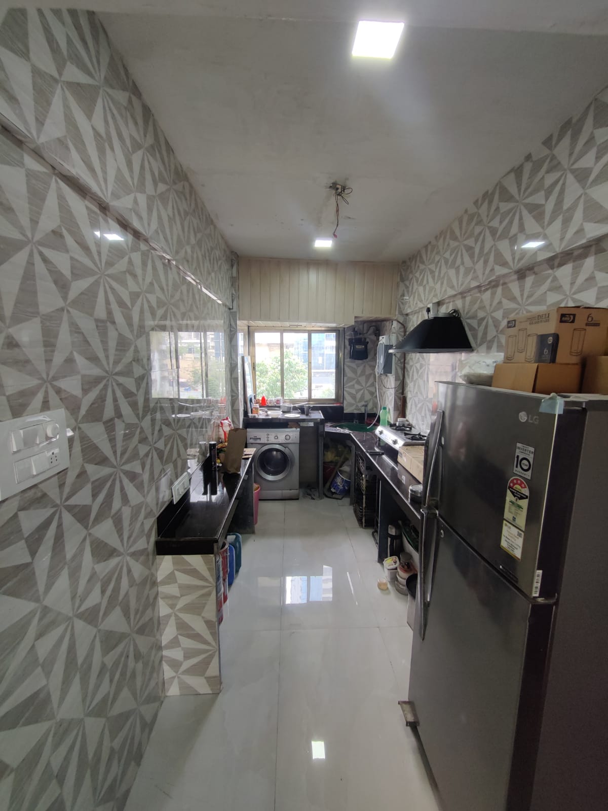 2 BHK Furnished in Gold Coin , Tardeo
