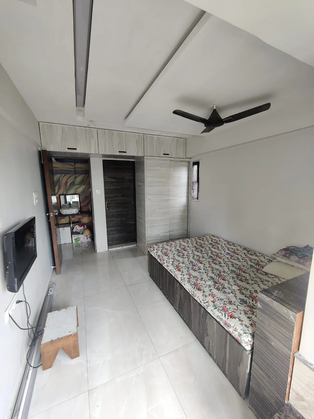 2 BHK Flats on Rent in Gold Coin, Tardeo