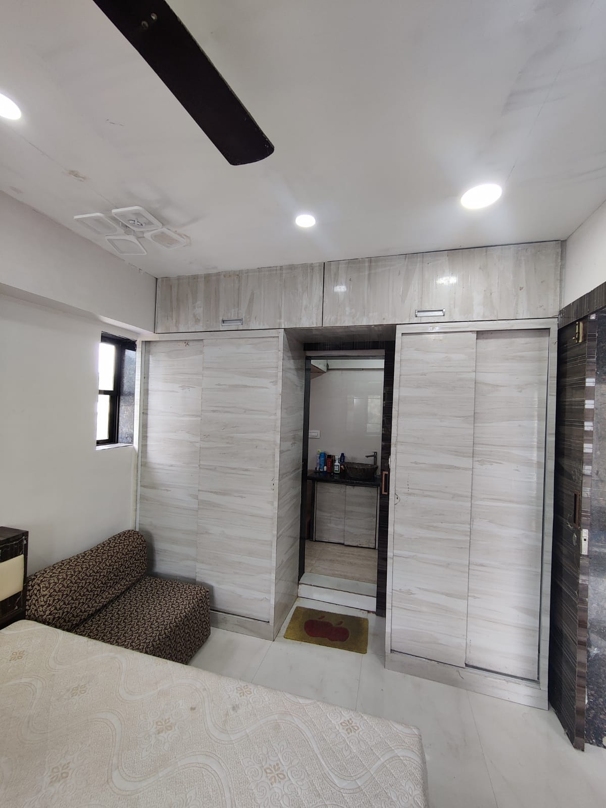 9 - Gold Coin, Tardeo