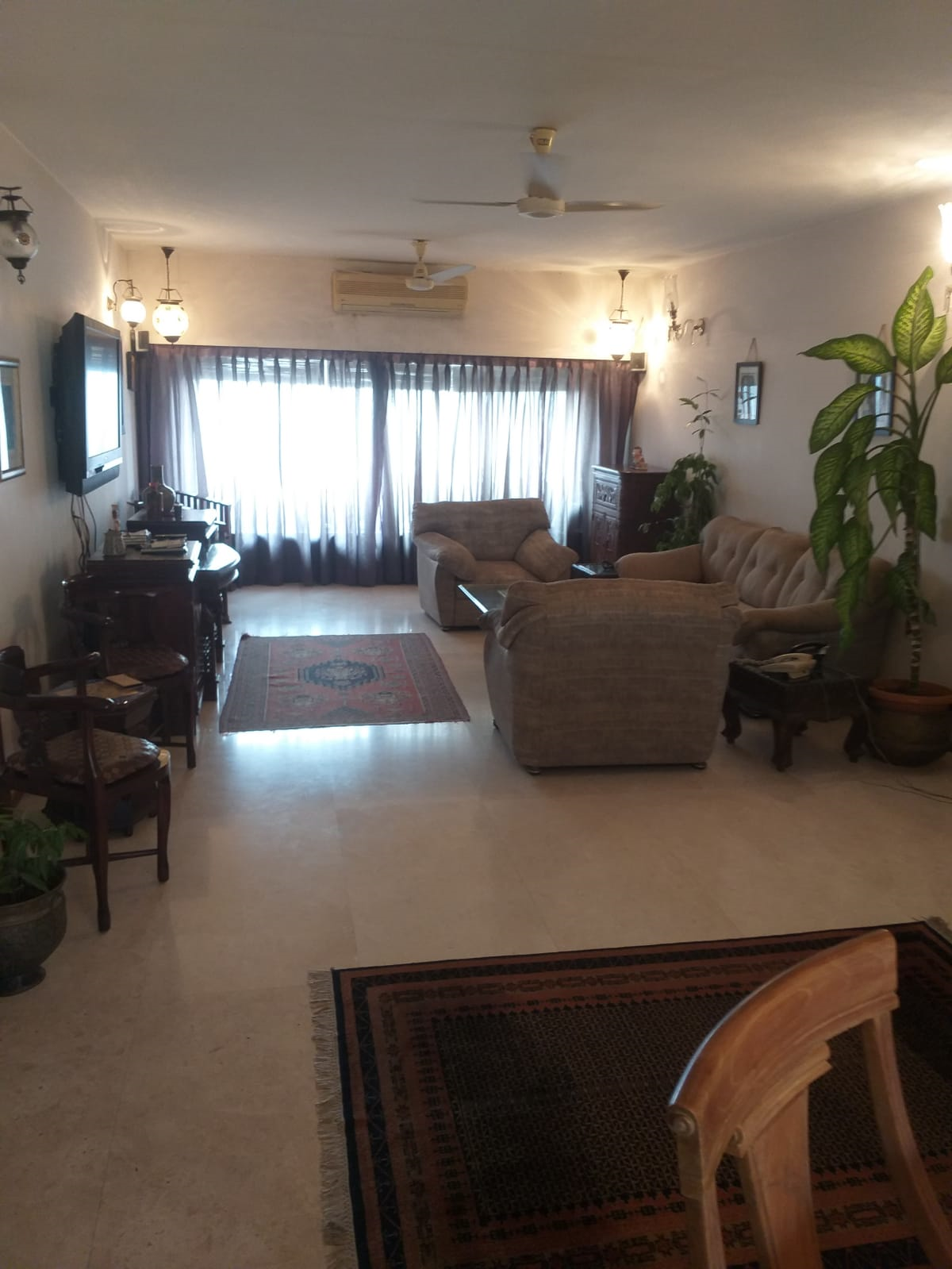 3 BHK Semi Furnished in Jolly Maker , Cuffe Parade