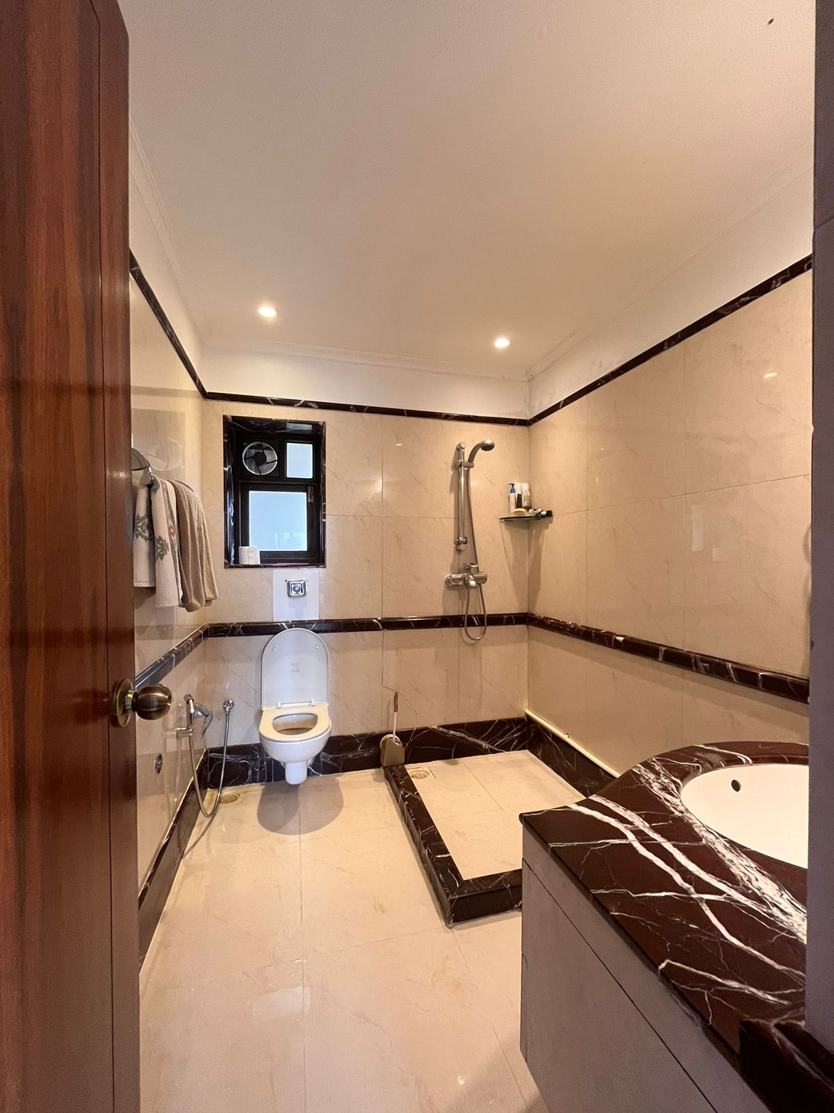 10 - Rashmi Building, Bandra West