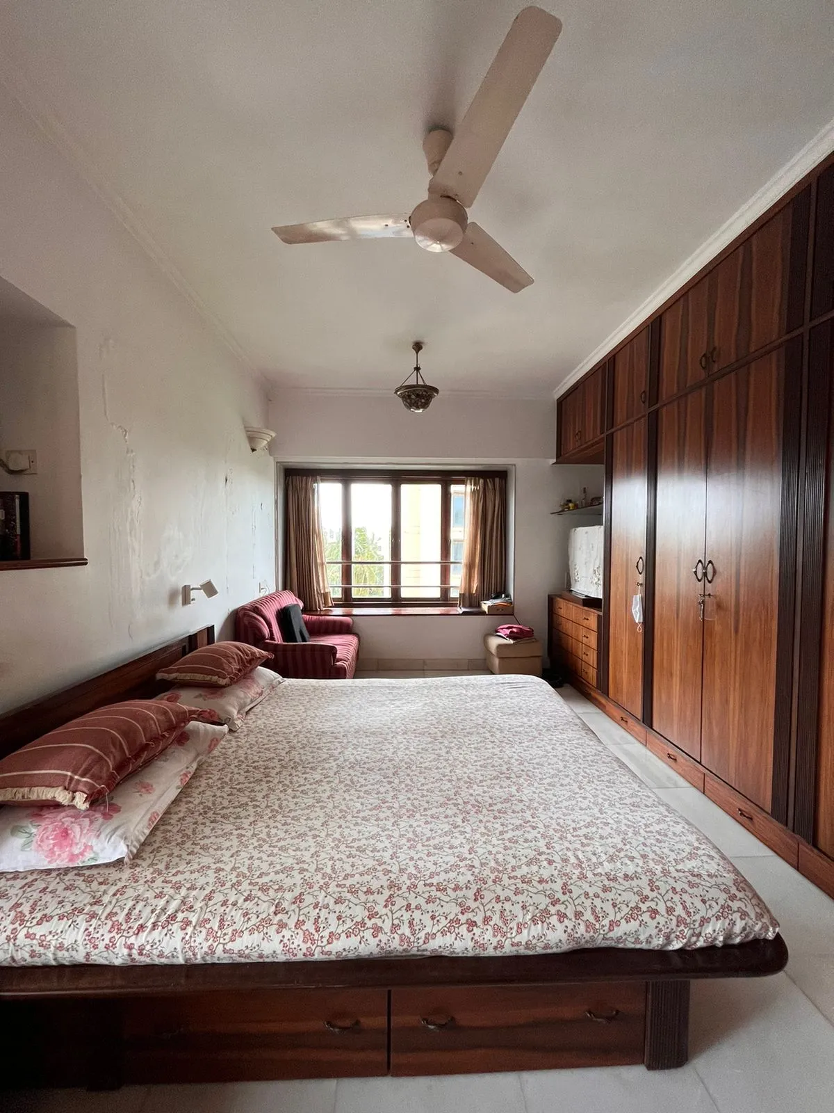 3 BHK Flats for Sale in Rashmi Building, Bandra West