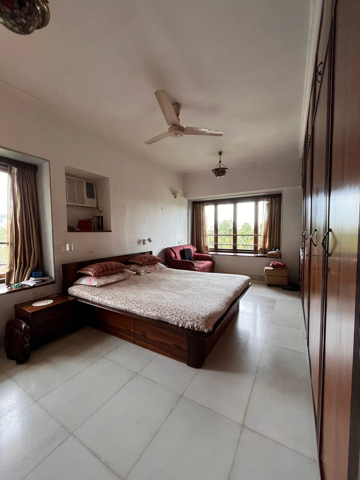 3 BHK Flats for Sale in Rashmi Building, Bandra West