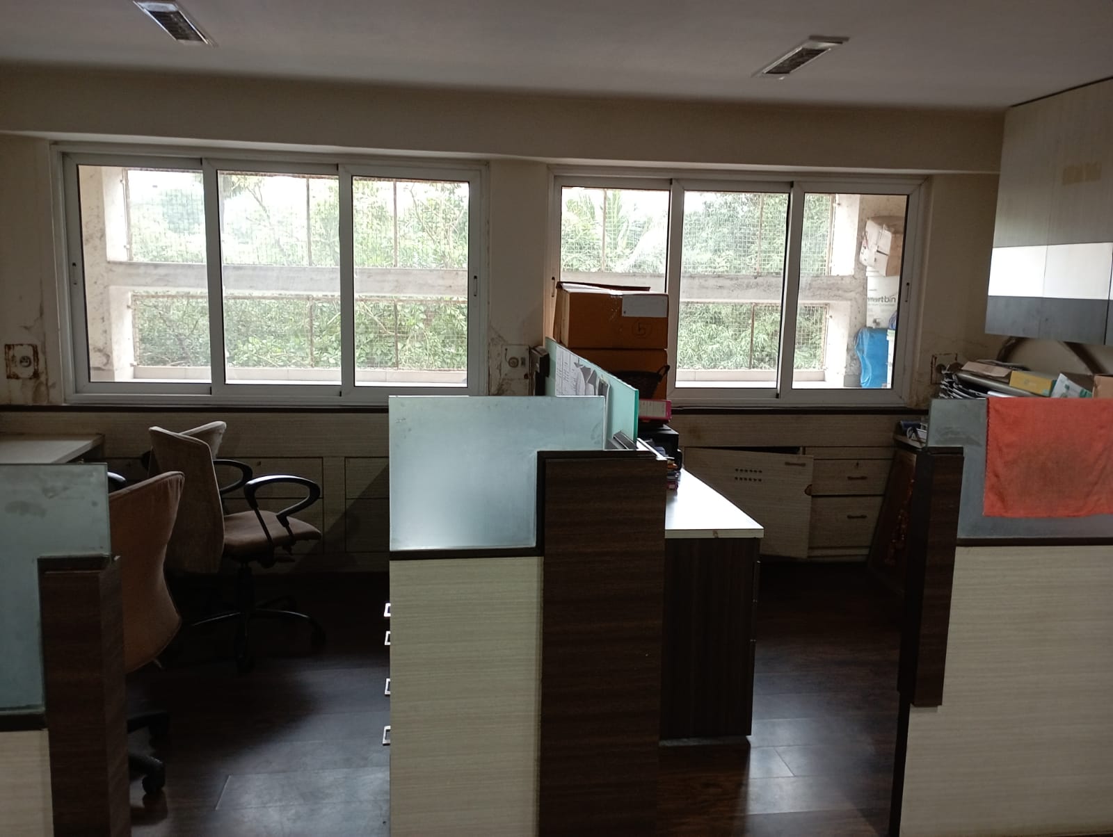 Office Space Semi Furnished in Floral Deck Plaza , Andheri East