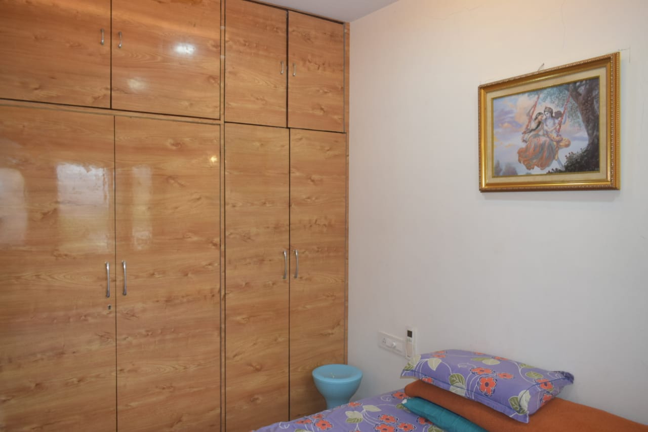 7 - Utkarsh Apartments, Prabhadevi