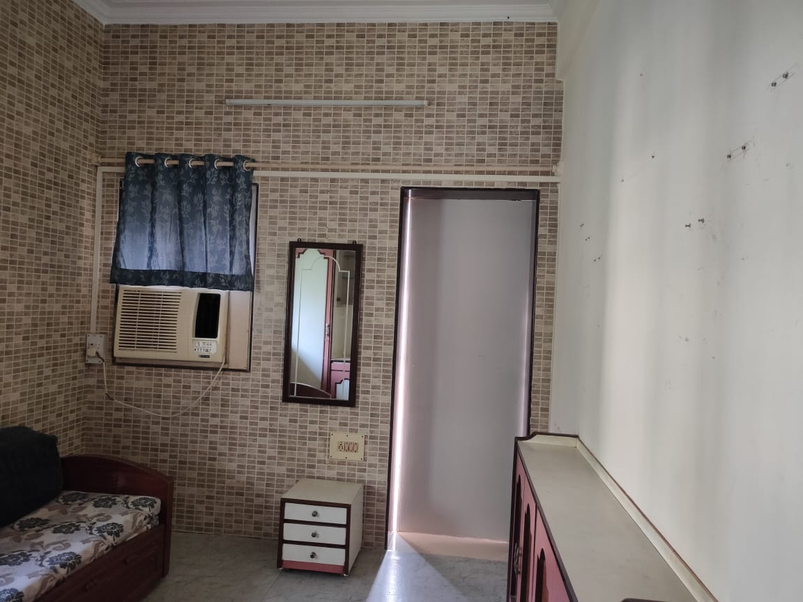 3 - Palm Land  , Bandra West