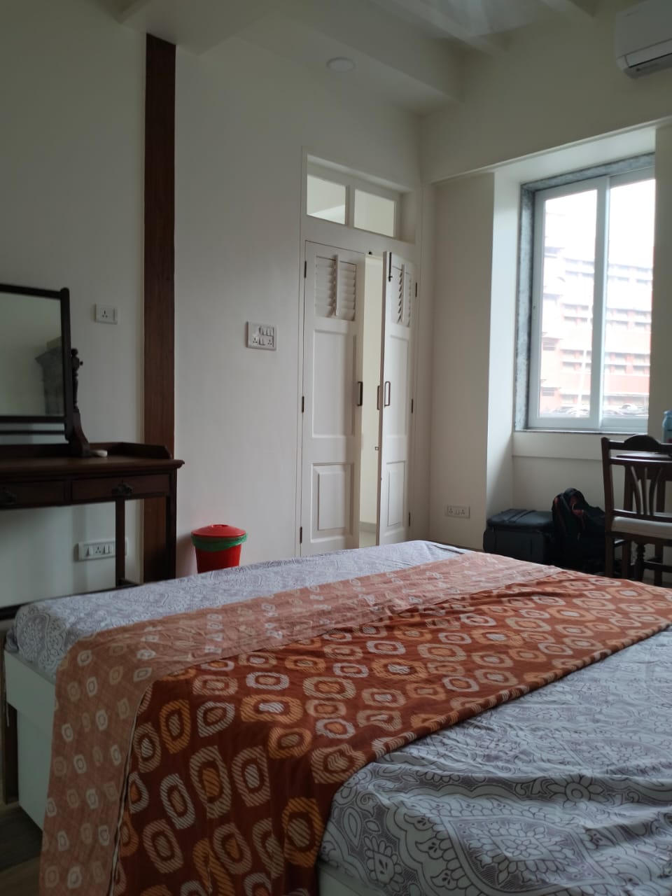 11 - Petit Mansion, Grant Road