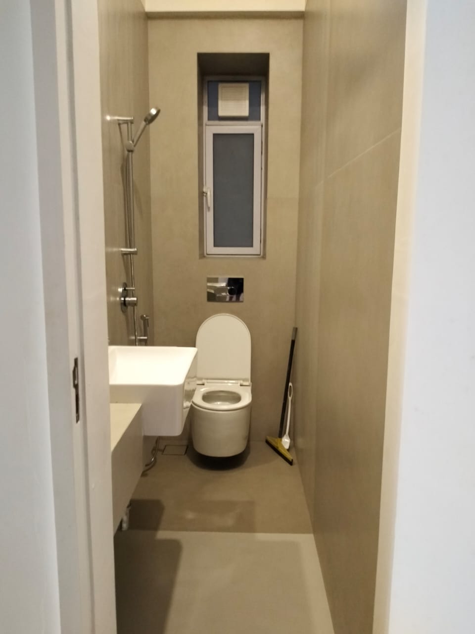 3 BHK Flats on Rent in Petit Mansion, Grant Road