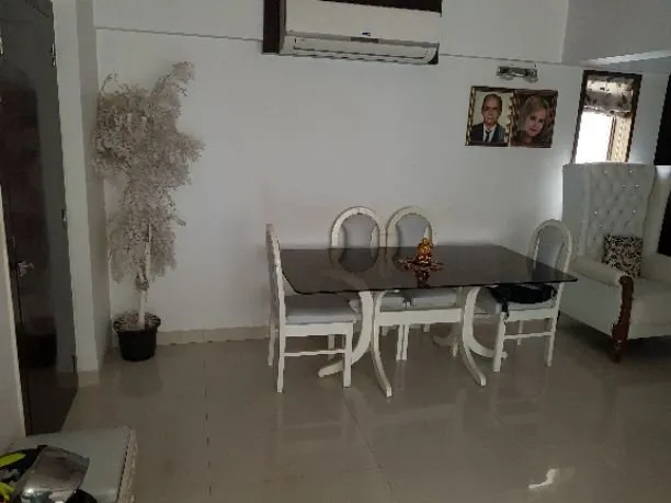 2 BHK Flats for Sale in Green Fields, Juhu