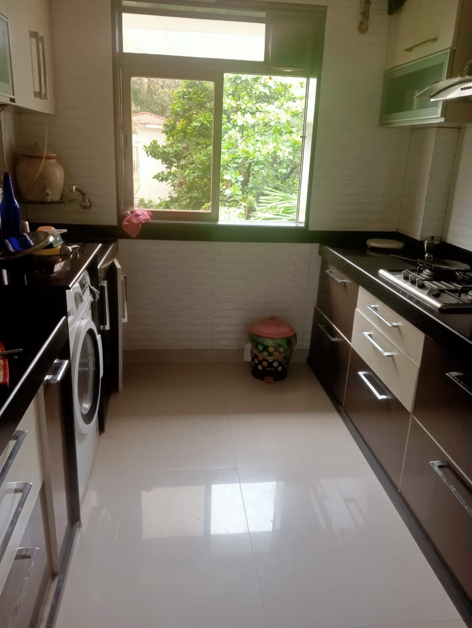 11 - Green Fields, Juhu