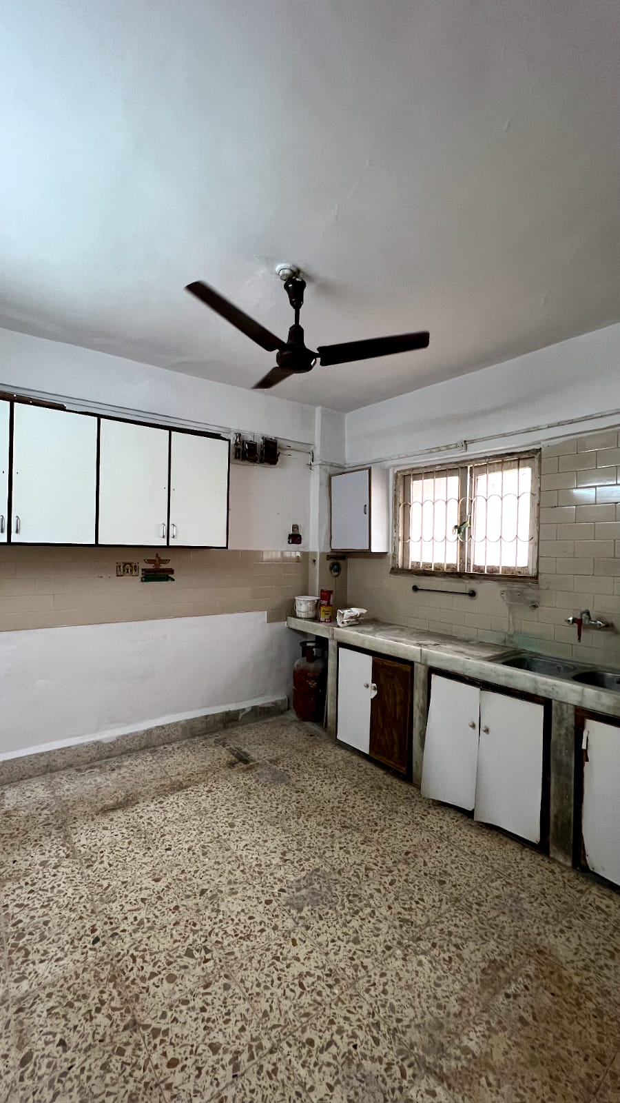 5 - Juhu Beekay Society, Juhu