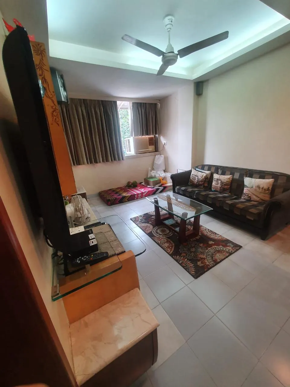 2 BHK Flats for Sale in Roop Mahal, Khar West