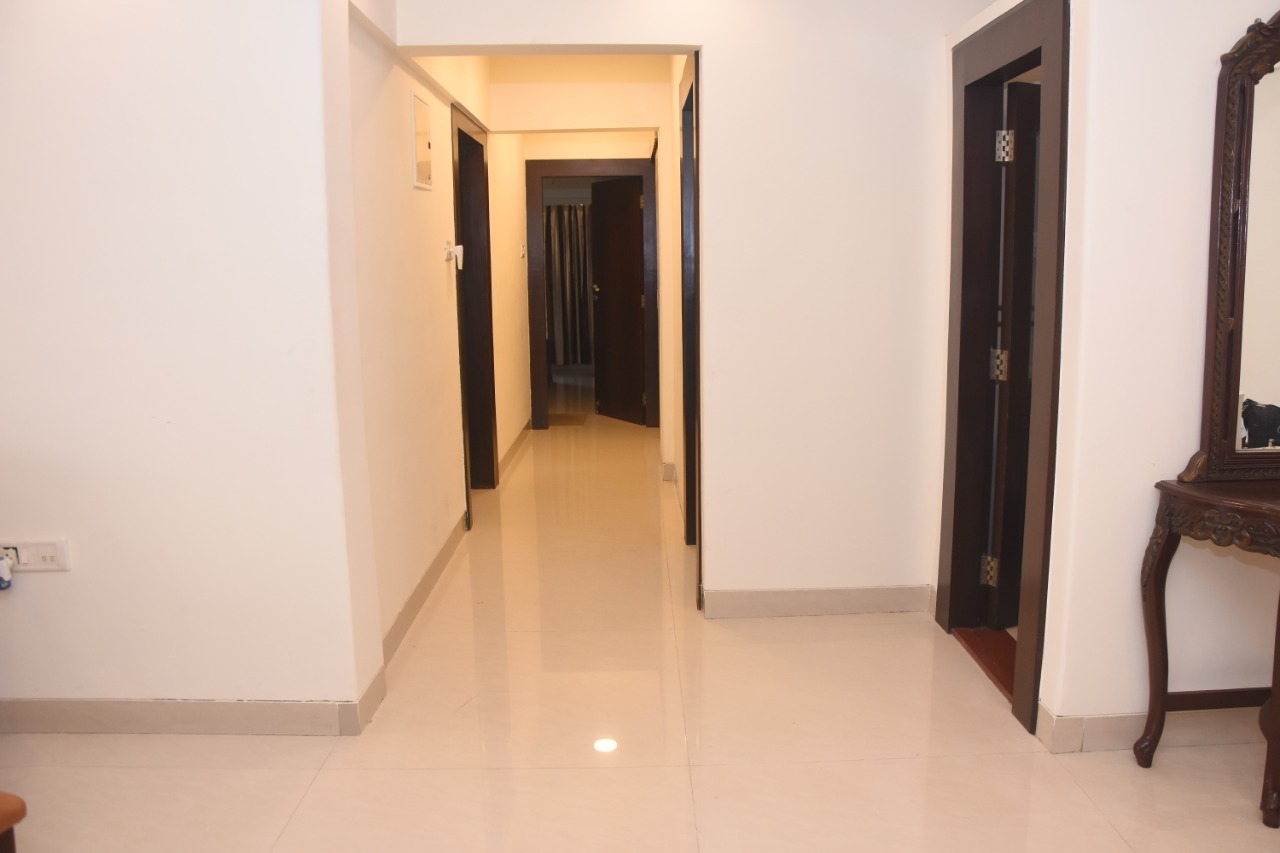 2 BHK Flats for Sale in Lok Nirman, Khar West