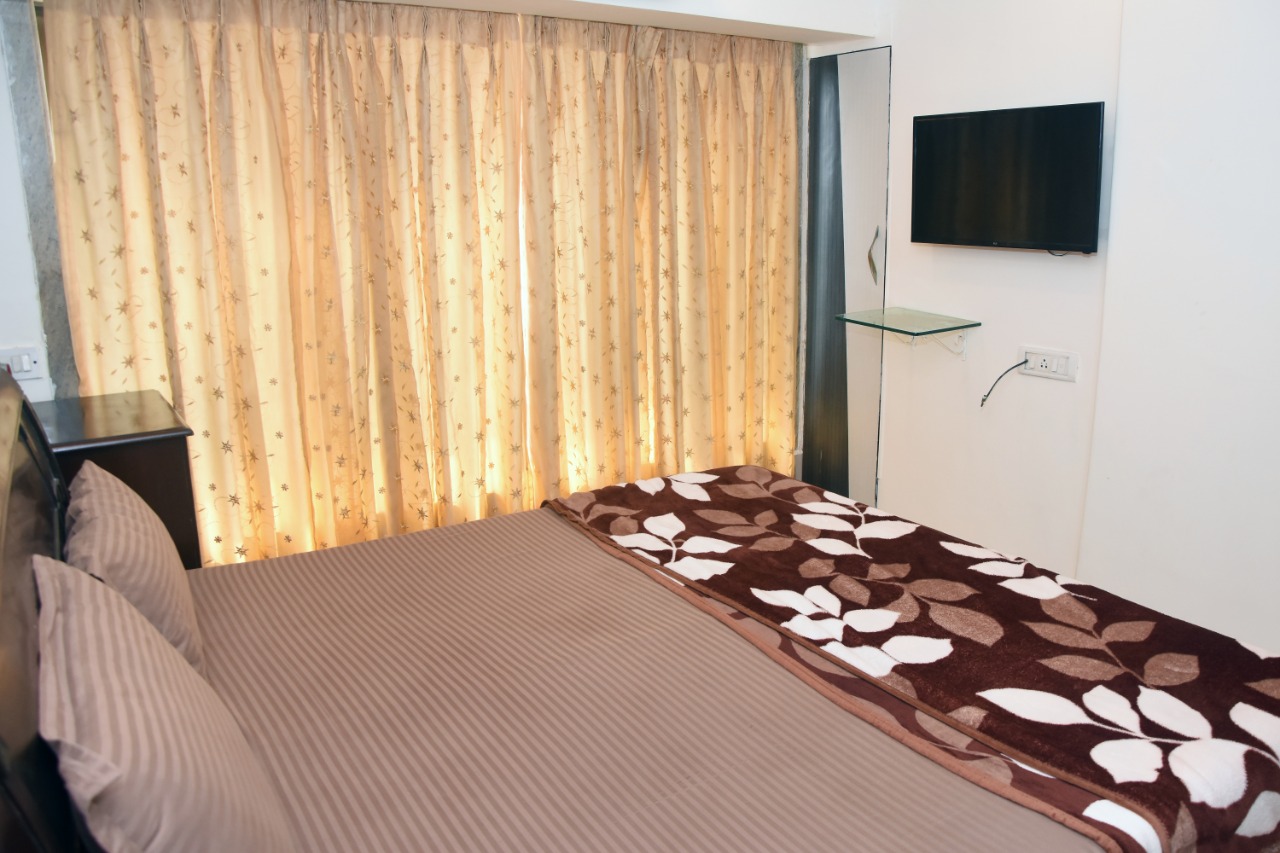 10 - Lok Nirman, Khar West