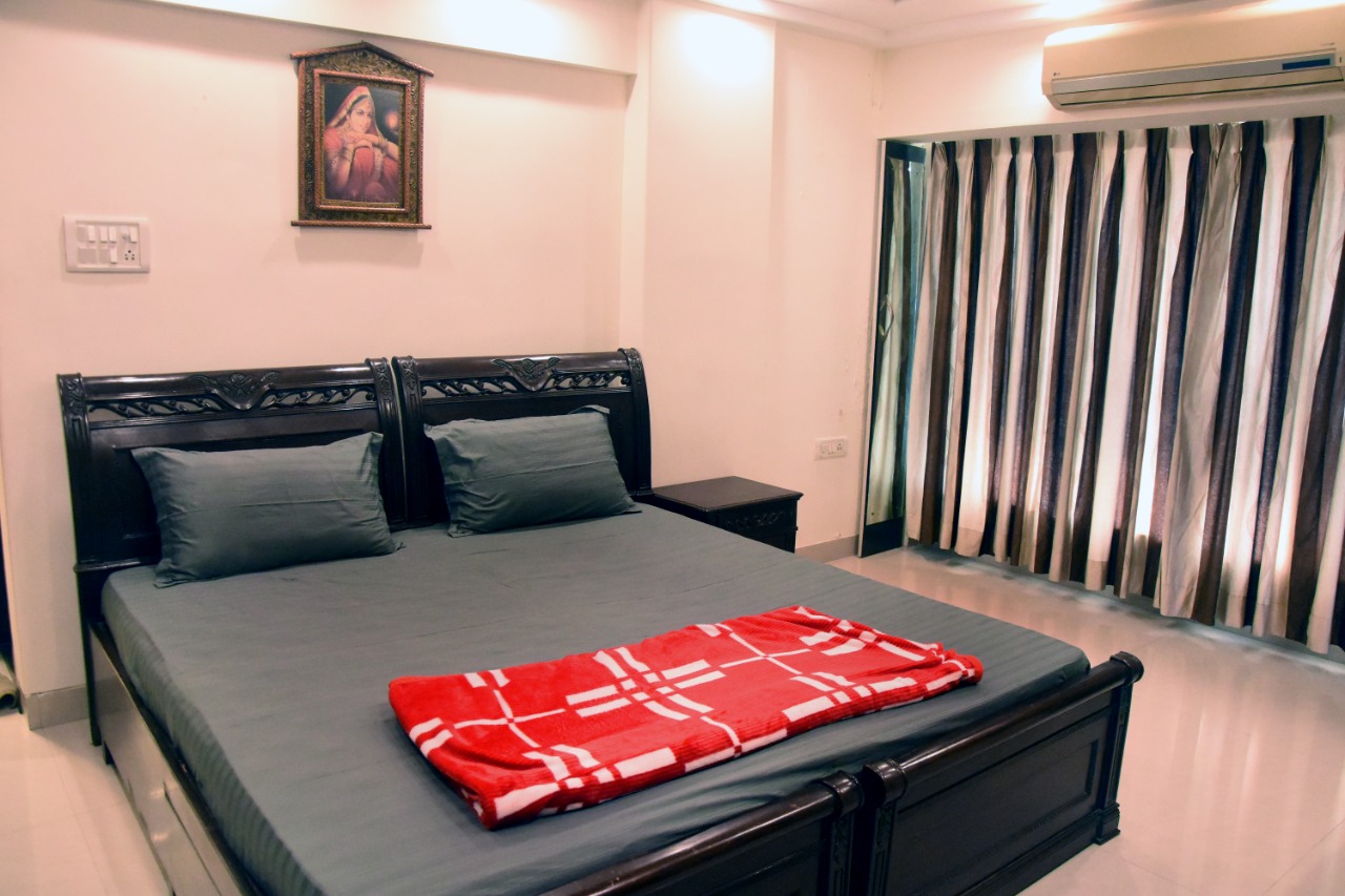 12 - Lok Nirman, Khar West