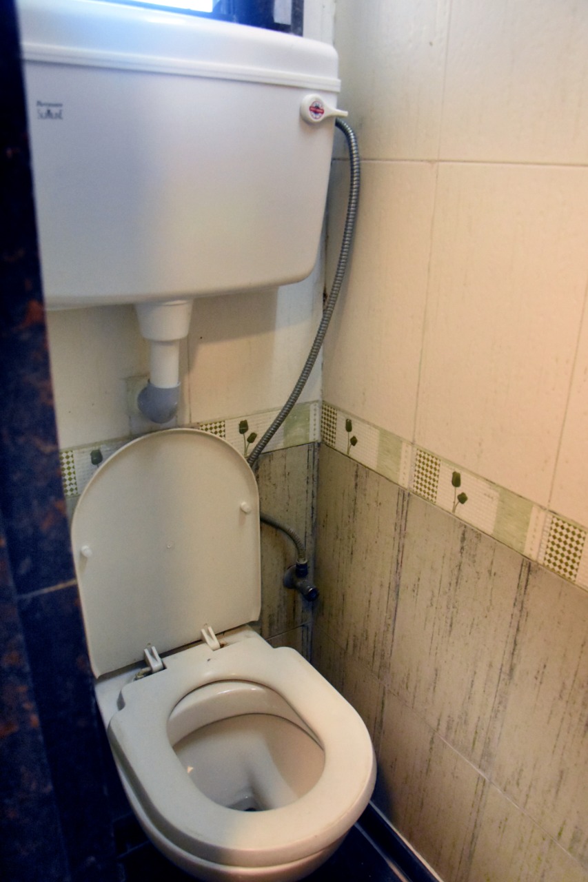 17 - Lok Nirman, Khar West