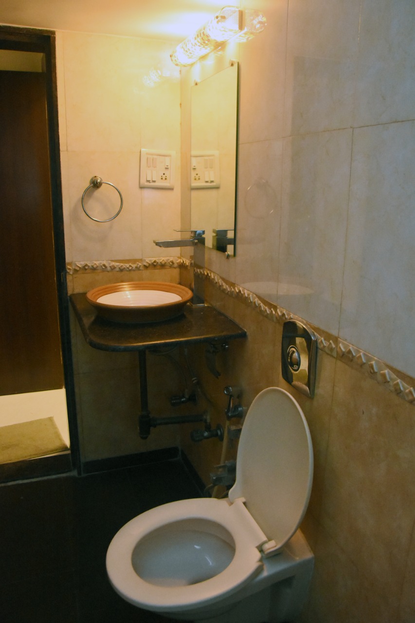 9 - Lok Nirman, Khar West