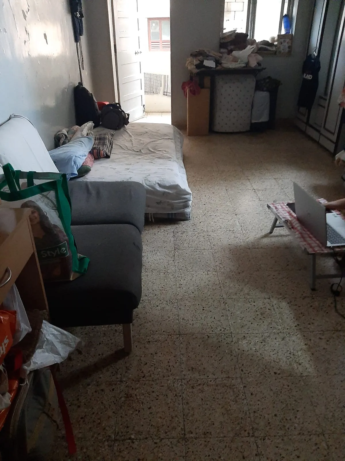 1 BHK Flats for Sale in Sagar Mahal, Walkeshwar