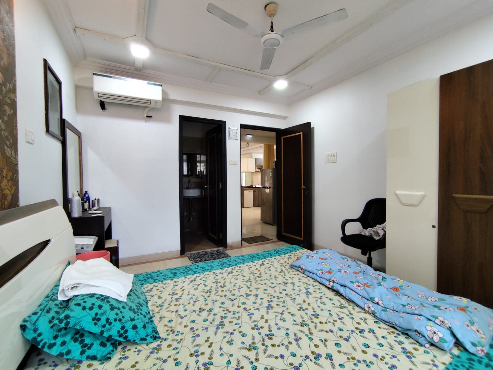 2 BHK Flats for Sale in Suraj Ashiana, Khar West