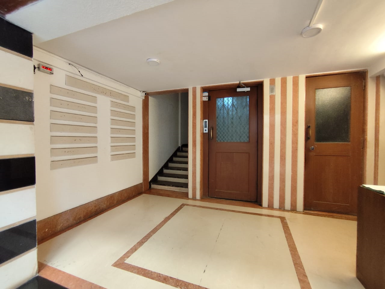2 BHK Fully Furnished in Suraj Ashiana , Khar West