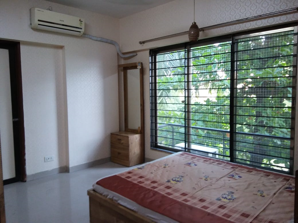 2 BHK Semi Furnished in Ushus Society , Santacruz West