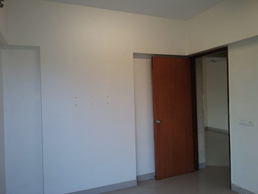 5 - Ushus Society, Santacruz West