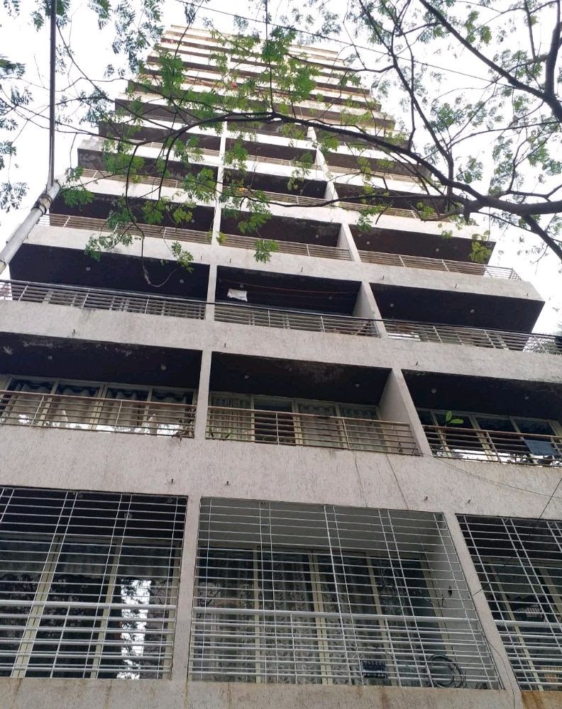 10 - Jastcon Heights, Khar West