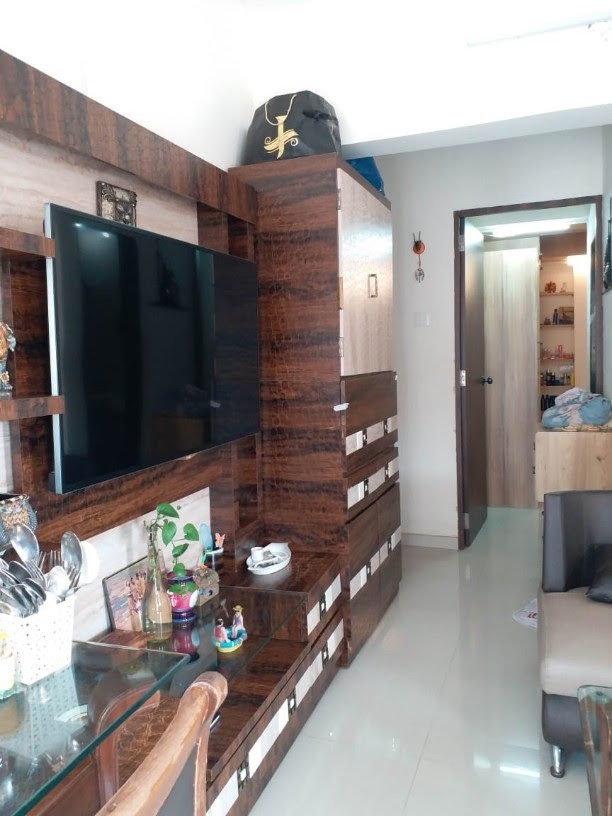 9 - Jastcon Heights, Khar West