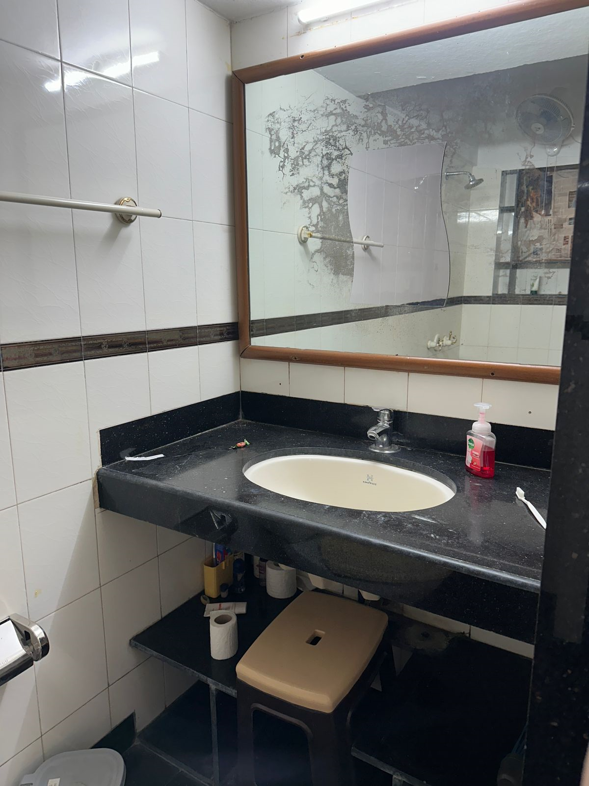 6 - Queens Park, Juhu