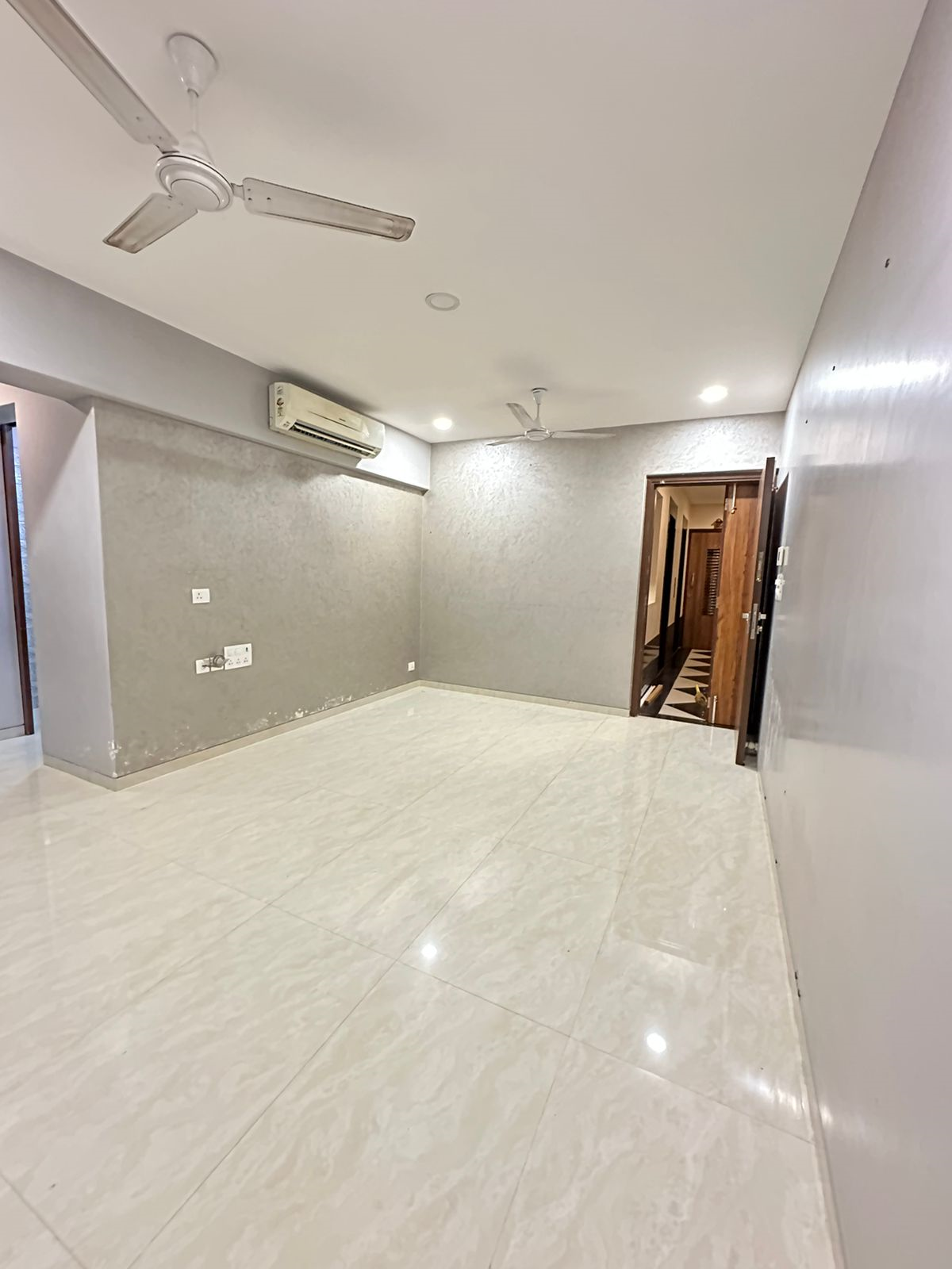 1 - Supreme 19, Andheri West