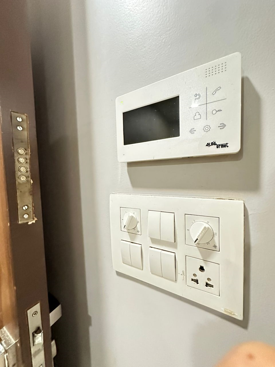 17 - Supreme 19, Andheri West