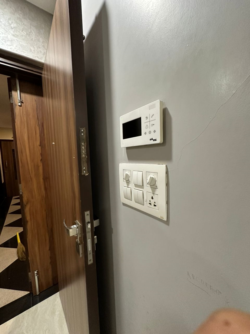 4 - Supreme 19, Andheri West