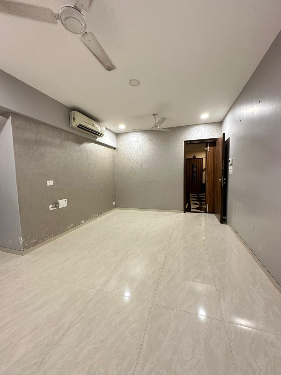 8 - Supreme 19, Andheri West