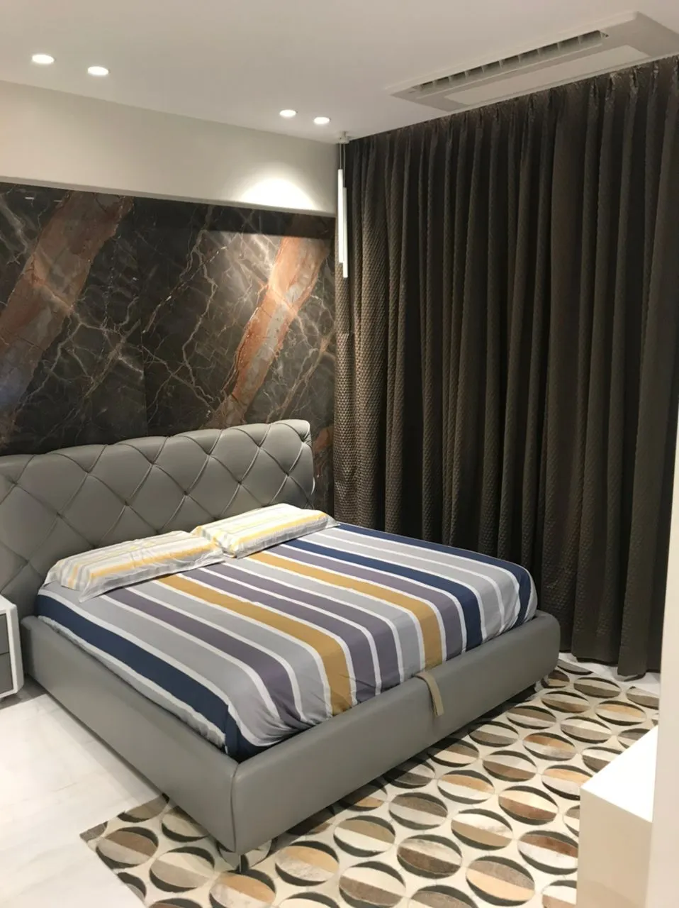 4 BHK Flats for Sale in Runwal Elegante, Andheri West